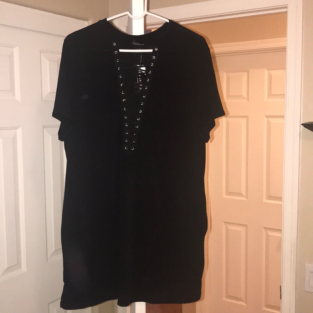 Criss cross detail black tunic